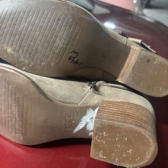 UGG Women's Elora Winter Boot, Sahara - Picture 5 of 5